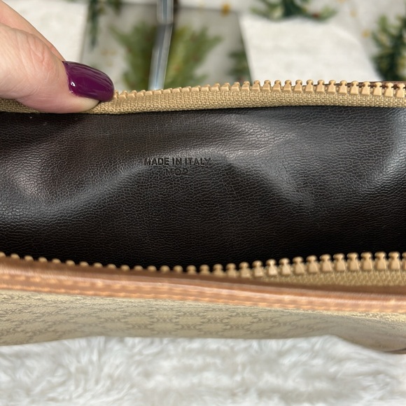 Celine Clutch - Picture 12 of 13